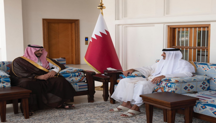 مباحثات بين أمير قطر ونائب وزير الدفاع السعودي في الدوحة