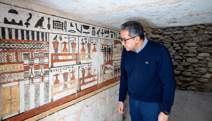مصر.. اكتشاف مقابر أثرية تعود لعصر بناة الأهرامات (صور)