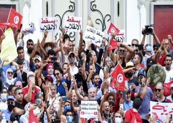 بذكرى الاستقلال.. آلاف التونسيين يتظاهرون رفضا لـ"انقلاب" سعيد