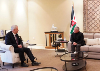 عقب قمة النقب.. مباحثات بين ملك الأردن ووزير الدفاع الإسرائيلي