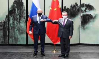 الصين وروسيا تعلنان تعزيز العلاقات والتعاون والسير نحو نظام عالمي أكثر عدلا