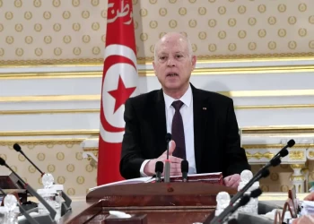 مشرعون أمريكيون يدينون قرار الرئيس التونسي بحل البرلمان