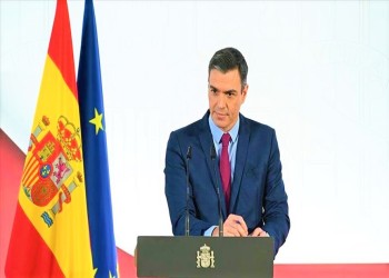 بعد أزمة استمرت عاما.. رئيس وزراء إسبانيا يصل إلى المغرب