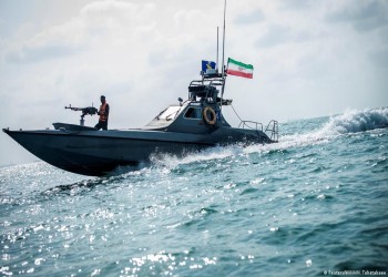 إيران تعلن احتجاز سفينة أجنبية تهرب الوقود في الخليج