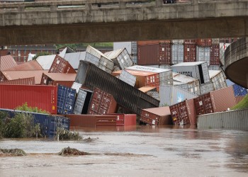 فيضانات جنوب أفريقيا تقتل 259 وتعطل أكثر موانئ القارة ازدحاما