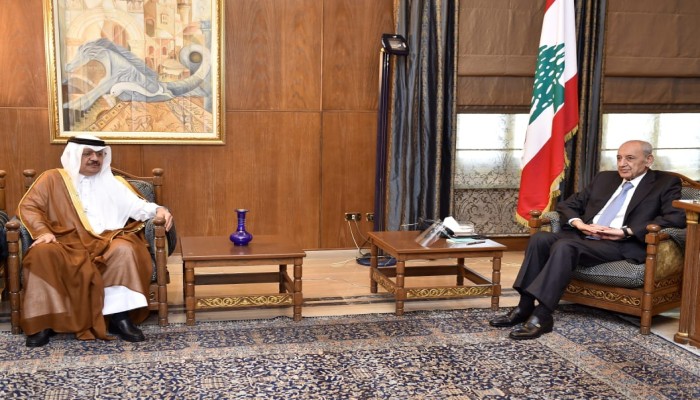 رئيس البرلمان اللبناني يلتقي سفير قطر ويبحث علاقات التعاون
