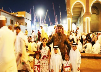 60% من السعوديين يقضون العيد مع عائلاتهم