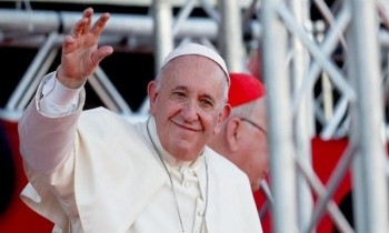 البابا فرانسيس يعلن استعداده للقاء بوتين لإنهاء الحرب في أوكرانيا