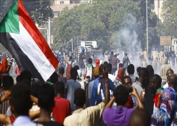 الشرطة السودانية تفرق مظاهرة تطالب بعودة الحكم المدني