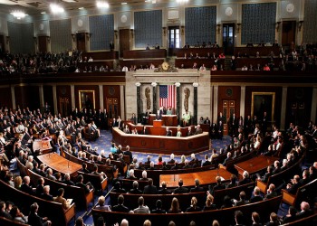الكونجرس يوجه طلقة تحذيرية ضد الاتفاق النووي مع إيران