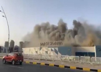 حريق هائل بمجمع الظهران التجاري في الخبر السعودية