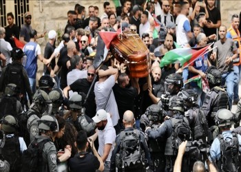قناة عبرية: الإدانات الدولية للعنف في جنازة شيرين أبو عاقلة أثارت قلق إسرائيل