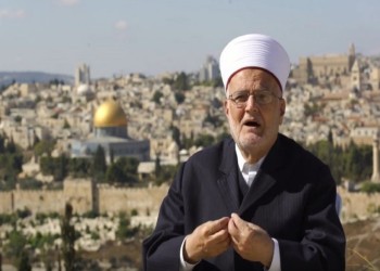 إسرائيل تمنع خطيب المسجد الأقصى من السفر