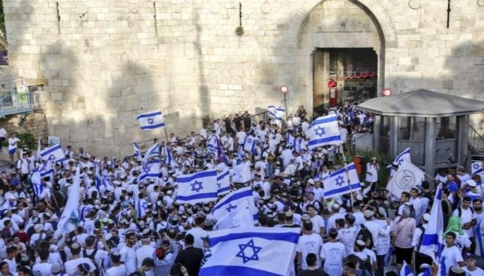 رغم التحذيرات.. إسرائيل تصر على إقامة مسيرة الأعلام السنوية في القدس