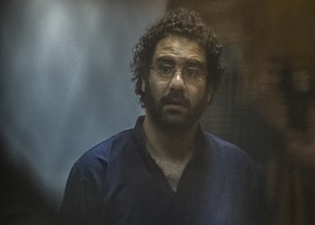 السلطات المصرية تنقل علاء عبد الفتاح إلى سجن وادي النطرون