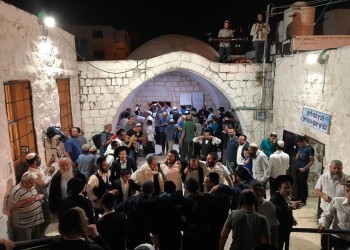 استشهاد شاب وإصابة العشرات في اعتداء إسرائيلي بمحيط قبر يوسف