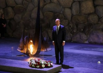 وزير الخارجية التركي يزور متحف الهولوكوست بالقدس الغربية