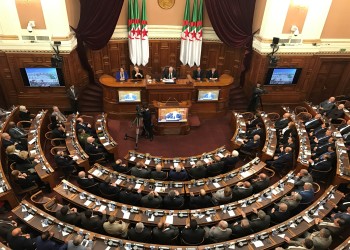 البرلمان الجزائري يسقط عضوية نائب خدم بالجيش الفرنسي