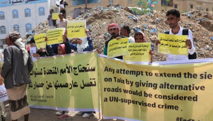 الحوثيون يرفضون فتح طرقات تعز والحكومة تهدد بالانسحاب من المفاوضات