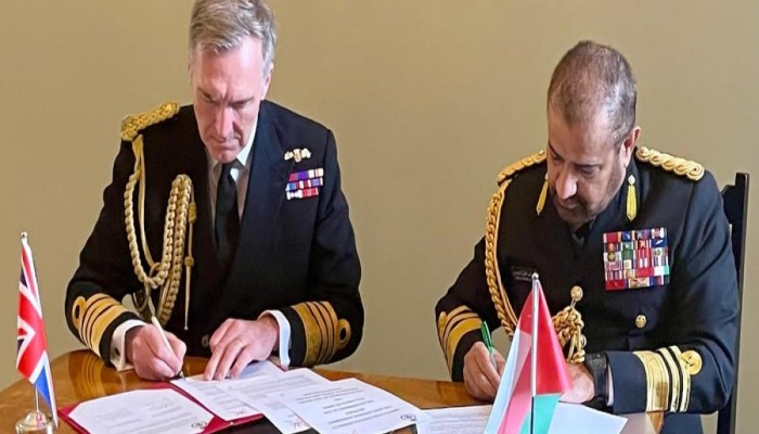 توقيع اتفاقية دفاع مشترك بين عمان وبريطانيا