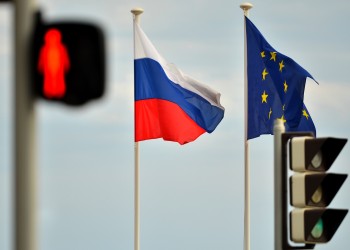 عقوبات أوروبية جديدة على روسيا.. حظر معظم النفط وإخراج أكبر بنك من "سويفت"