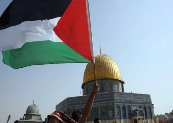"معركة الأعلام".. فصل جديد في النزاع الفلسطيني الإسرائيلي