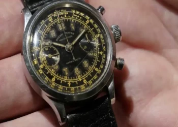 بيع ساعة من الحرب العالمية الثانية بـ 189 ألف دولار.. ما قصتها؟