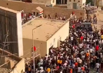 مصر.. مقطع فيديو جديد لتحرش جماعي بسائحتين في الهرم