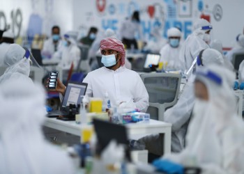 الإمارات تشدد تدابير كورونا بعد ارتفاع في الإصابات