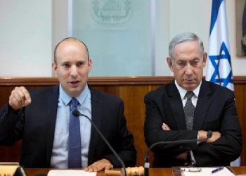 هيئة البث الإسرائيلية: بينيت بحث تشكيل حكومة بمشاركة نتنياهو