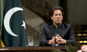 تحدث عن برقية سرية.. خان يتهم واشنطن والجيش الباكستاني بالإطاحة به