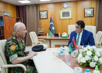 ليبيا.. المنفي يلتقي رئيس أركان حفتر ويبحث توحيد المؤسسة العسكرية