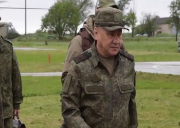وزير الدفاع الروسي يتفقد جنوده في أوكرانيا