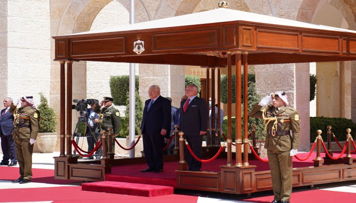 ملك الأردن خلال استقباله الرئيس الفلسطيني: لا شيء أهم من القضية الفلسطينية