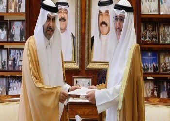 أمير الكويت يتسلم رسالة خطية من أمير قطر
