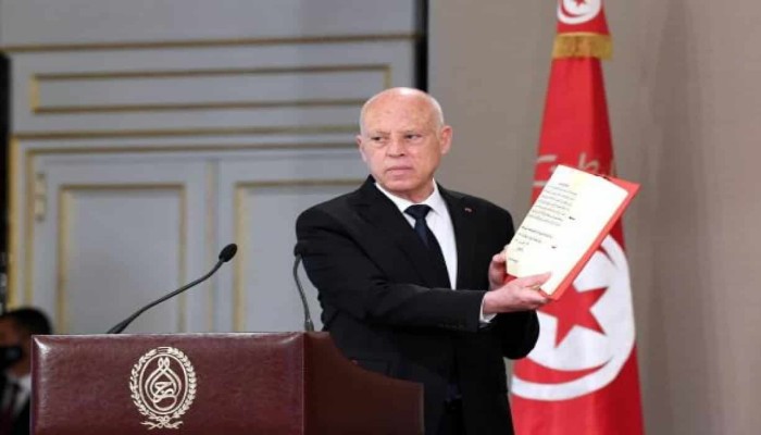 مشروع دستور تونس.. يعيد النظام الرئاسي ويهمش دور البرلمان (إطار)