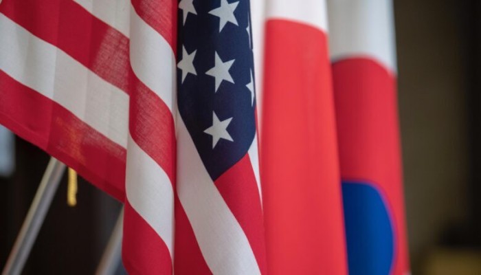 بيونجيانج تنتقد اتفاقا بين أمريكا وكوريا الجنوبية واليابان لتعزيز التعاون العسكري