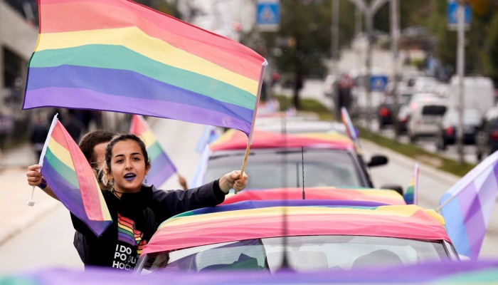 توجيه كويتي جديد بشأن شعارات المثليين