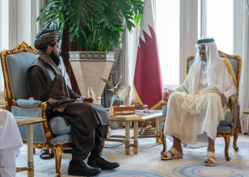 أمير قطر ووزير الدفاع الأفغاني يبحثان المستجدات الدولية