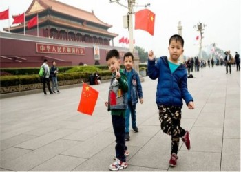رغم أزمتها الديموغرافية.. الصين تستثني العازبات من امتيازات الإنجاب