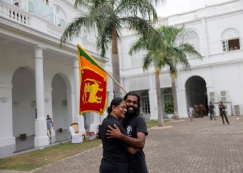 سريلانكا.. متظاهرون يعثرون على ملايين الروبيات بمقر رئيس البلاد