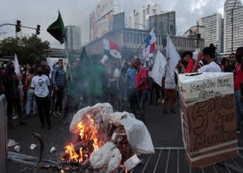 رغم خفض أسعار الوقود والسلع الغذائية.. الآلاف يواصلون الاحتجاج في بنما