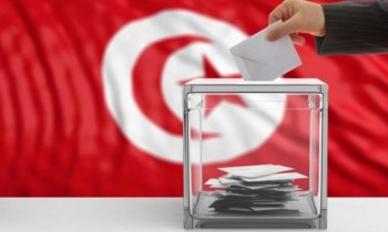 التونسيون بالخارج يبدأون التصويت على مشروع الدستور المثير للجدل