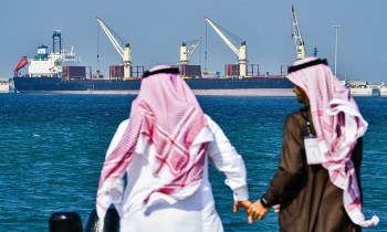 موديز: فوائض كبيرة من إيرادات النفط بدول الخليج تستمر عامين