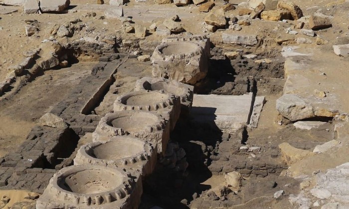 مصر تعلن اكتشاف معبد جديد من معابد الشمس المفقودة (صور)