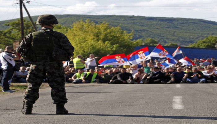 توتر بين صربيا وكوسوفو والناتو يتدخل.. هل تشهد أوروبا حربا جديدة؟