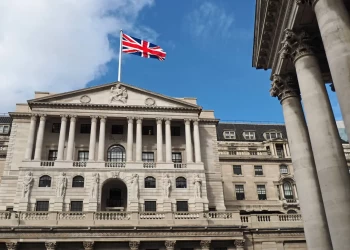 لكبح التضخم.. بنك إنجلترا يرفع أسعار الفائدة لأعلى مستوى منذ 27 عاما