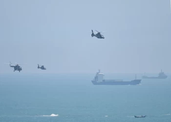 محللون: المناورات العسكرية الصينية المحيطة بتايوان تعطل ممرات شحن رئيسية  
