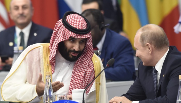 للفوز بالأسواق الآسيوية.. معركة نفطية حامية بين السعودية وروسيا
