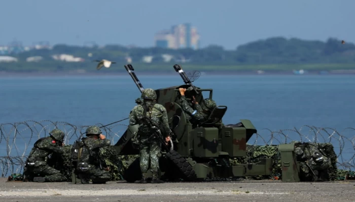 تايوان تبدأ مناورات بالذخيرة الحية وسط قلق من هجوم صيني محتمل